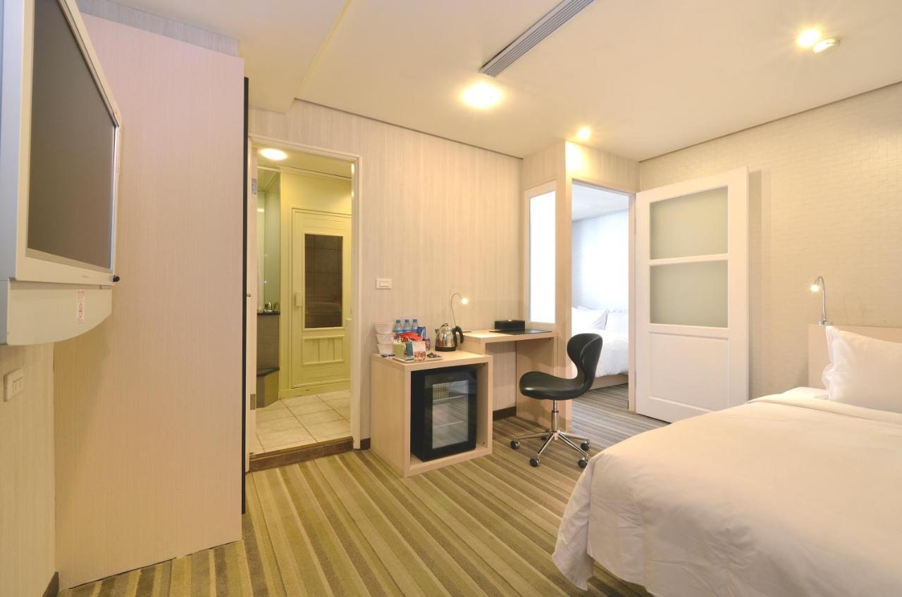 Yomi Hotel - Shuanglian Mrt Тайбэй Экстерьер фото