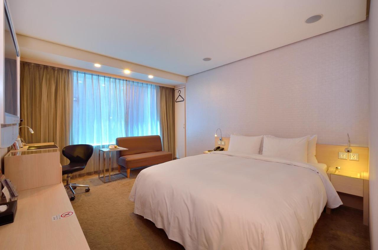 Yomi Hotel - Shuanglian Mrt Тайбэй Экстерьер фото
