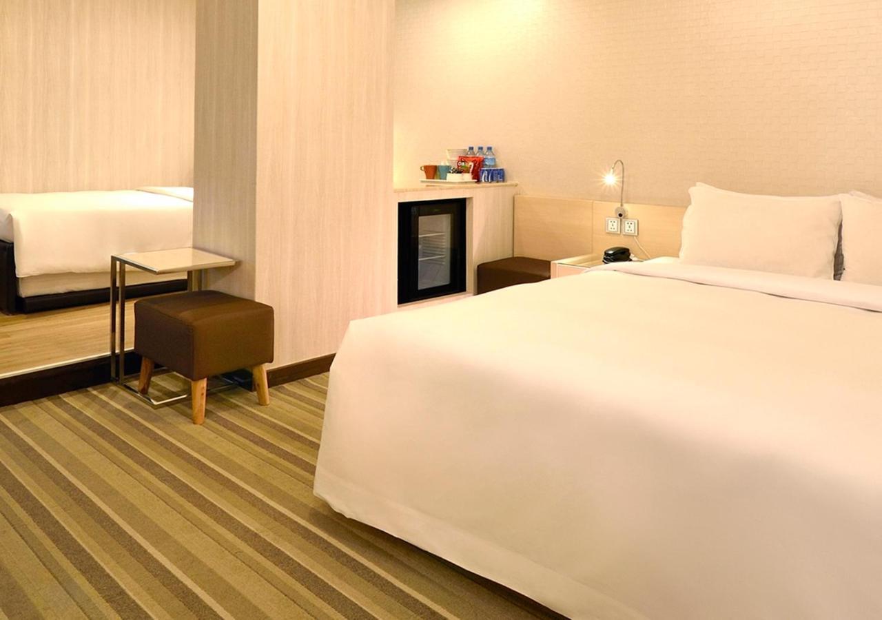 Yomi Hotel - Shuanglian Mrt Тайбэй Экстерьер фото