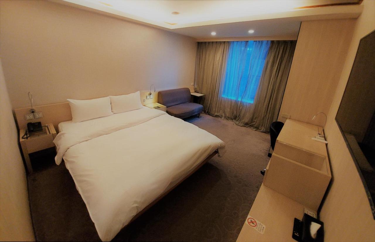 Yomi Hotel - Shuanglian Mrt Тайбэй Экстерьер фото
