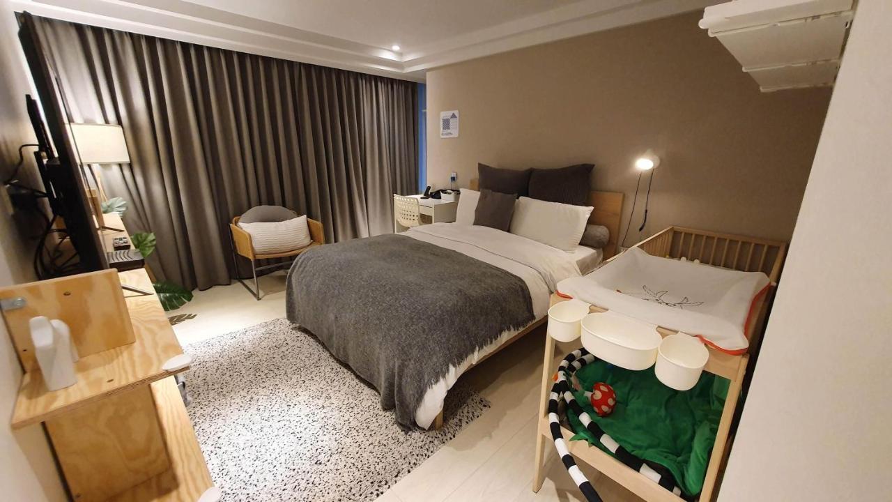 Yomi Hotel - Shuanglian Mrt Тайбэй Экстерьер фото