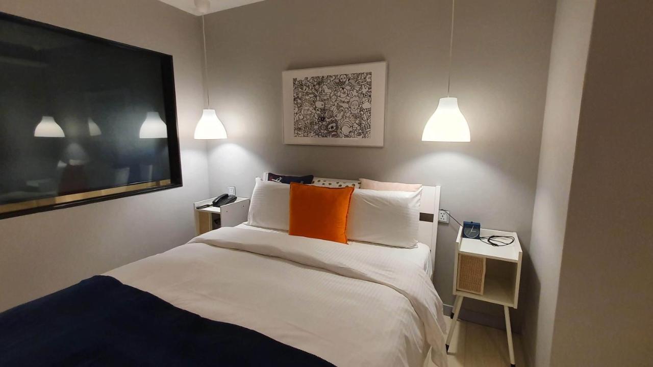 Yomi Hotel - Shuanglian Mrt Тайбэй Экстерьер фото